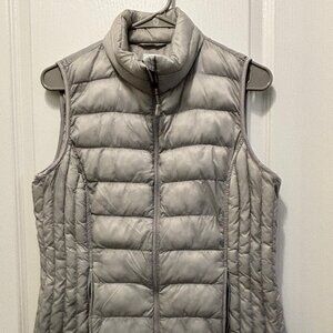 Women's silver/gray puffer vest - like new - Size M